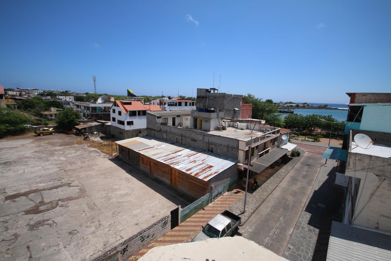 The Point Galapagos Hostal Emanuel Puerto Baquerizo Moreno Exterior photo