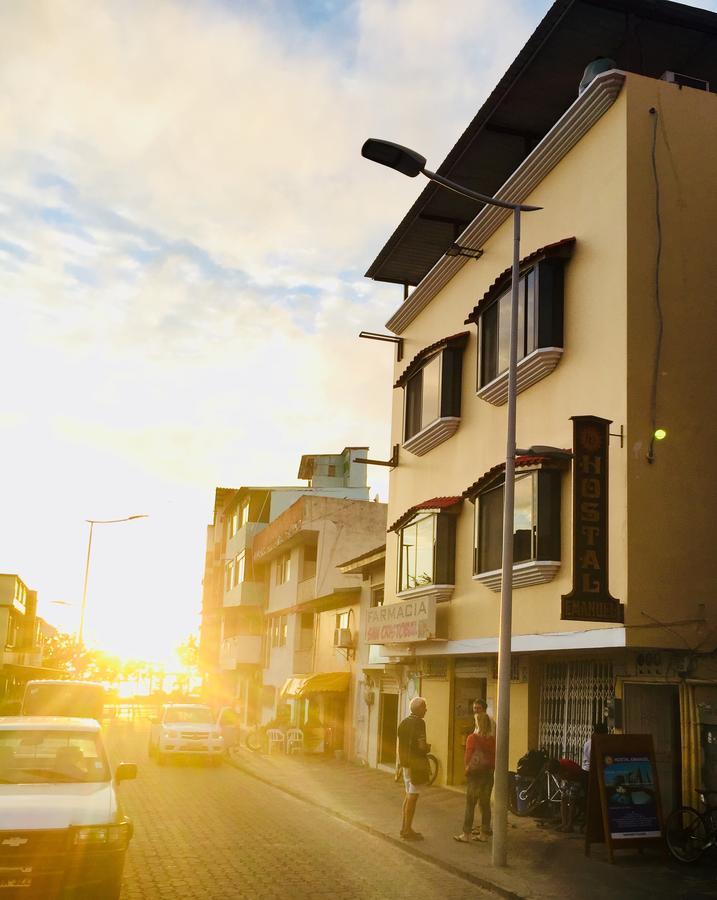 The Point Galapagos Hostal Emanuel Puerto Baquerizo Moreno Exterior photo